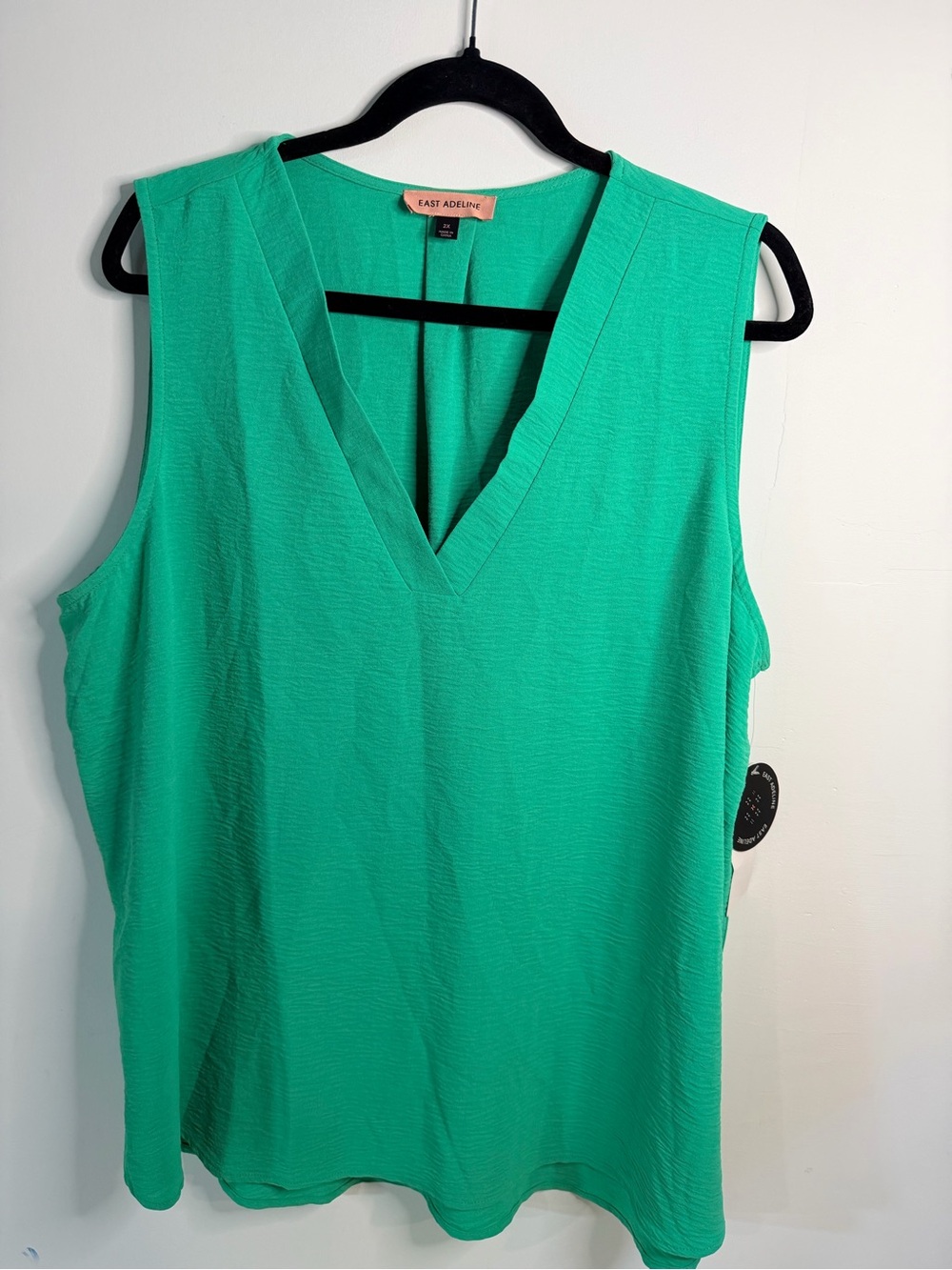 Plus size green vneck sleeveless blouse NWT
